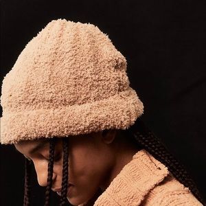 Free people beanie worn once